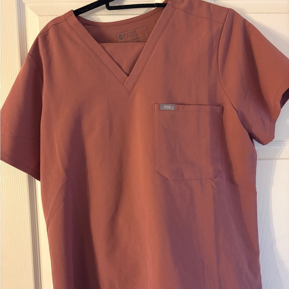 FIGS Women’s Scrub Top